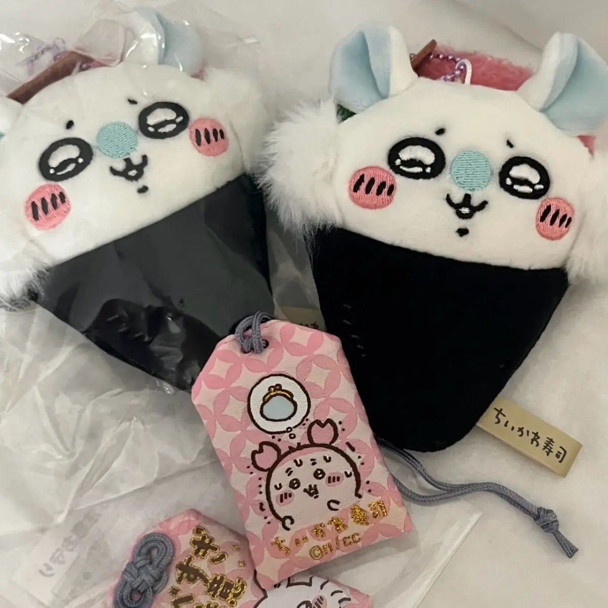 Chiikawa pendant acrylic Momon - Mini Backpack Purse のレビューと価格